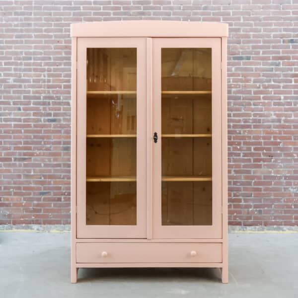 Brocante vitrinekast