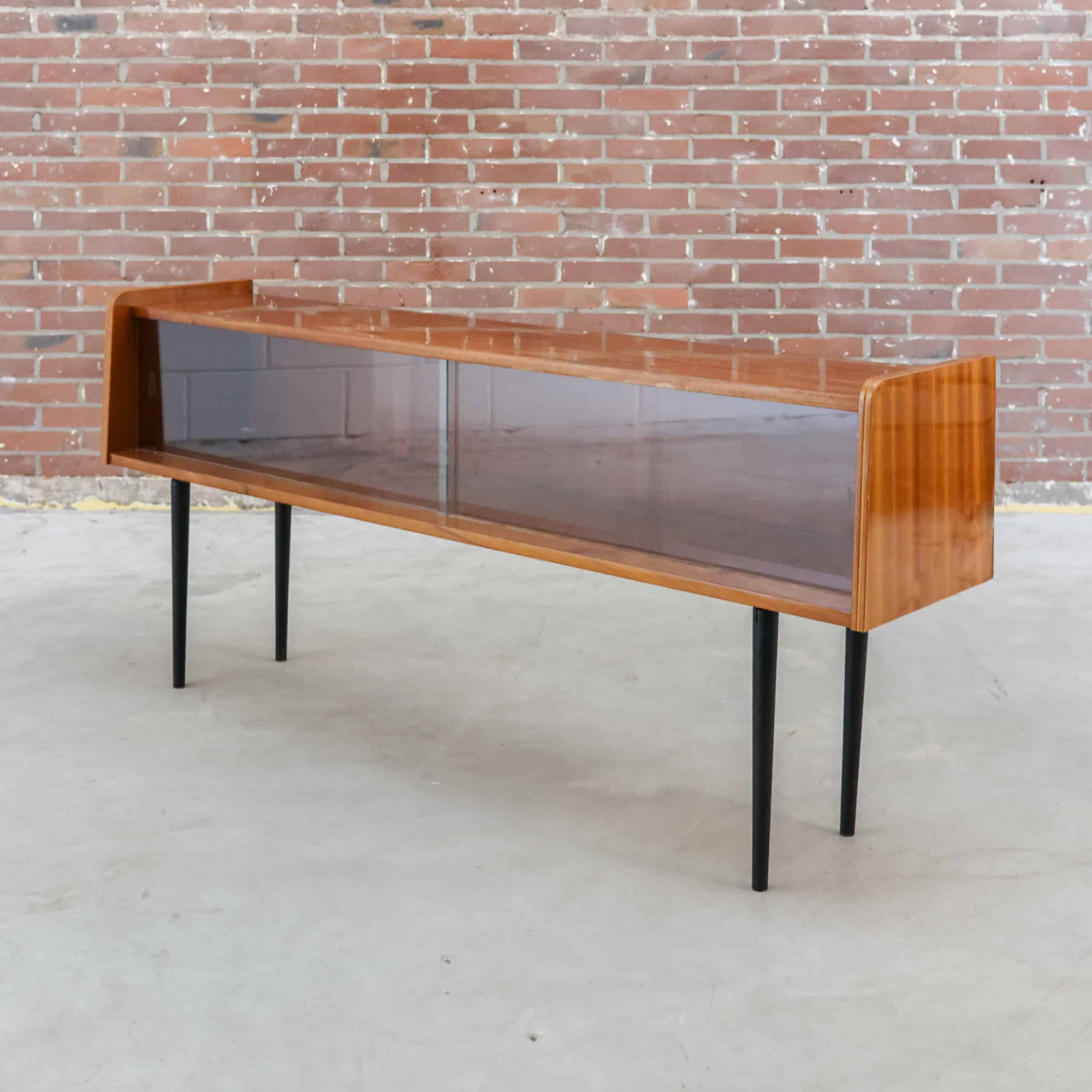 Mid-century vitrinekast