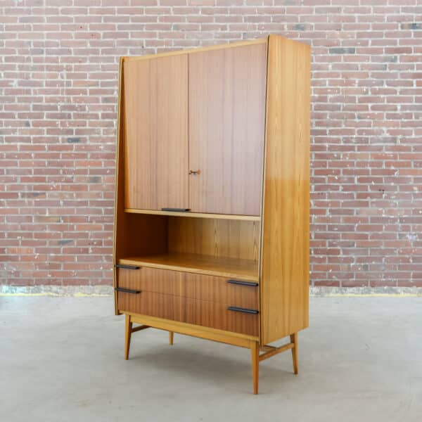Mid-century kast