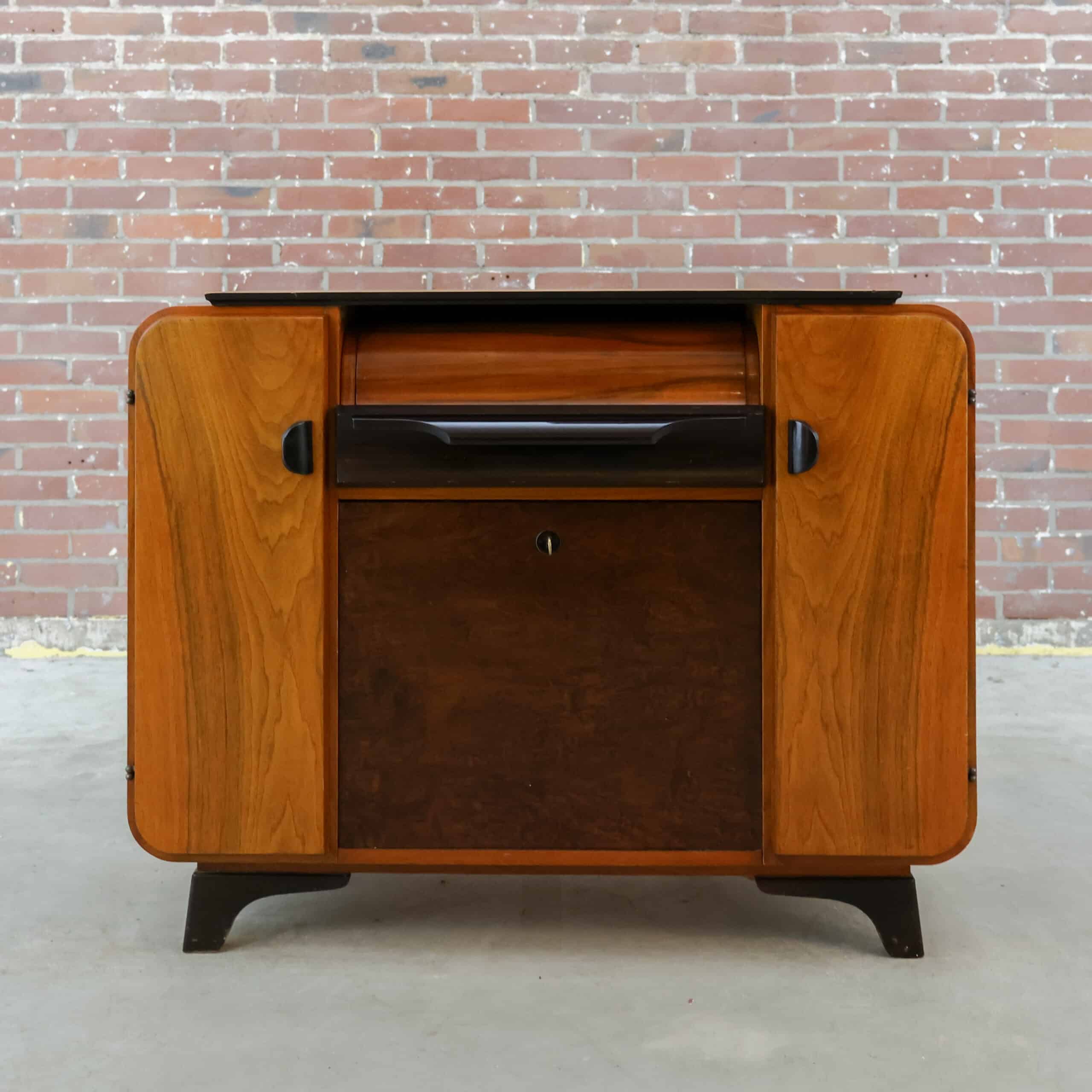 Art Dec platenspelerkast - UP Závody