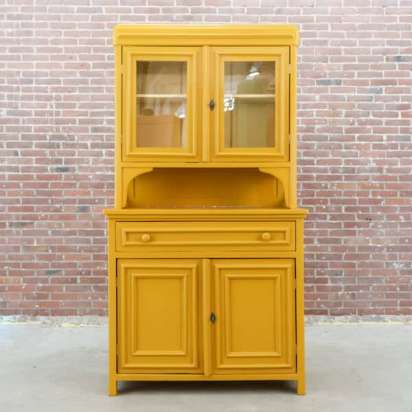Brocante gele buffetkast