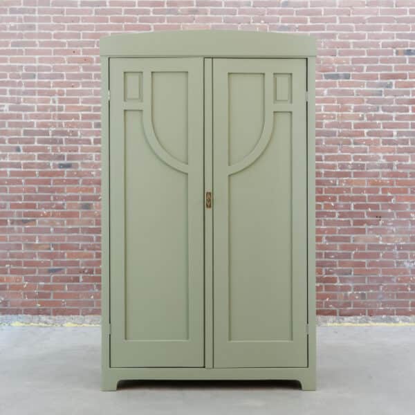 Brocante groene linnenkast