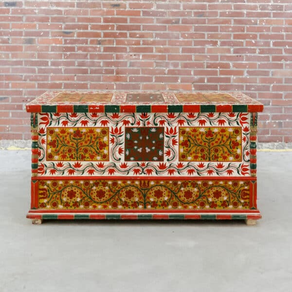 Handbeschilderde houten kist