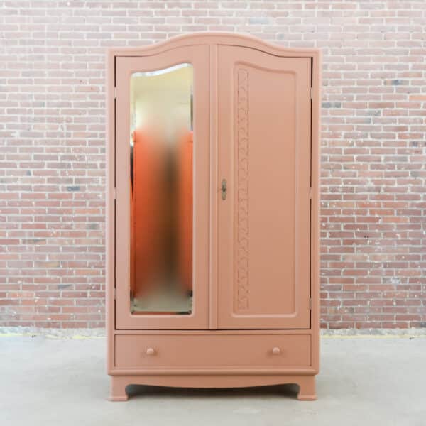 Brocante roze spiegelkast