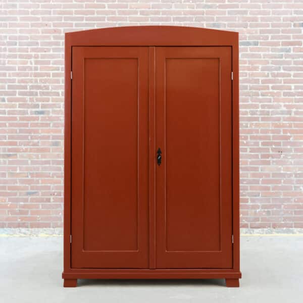 Brocante rode linnenkast