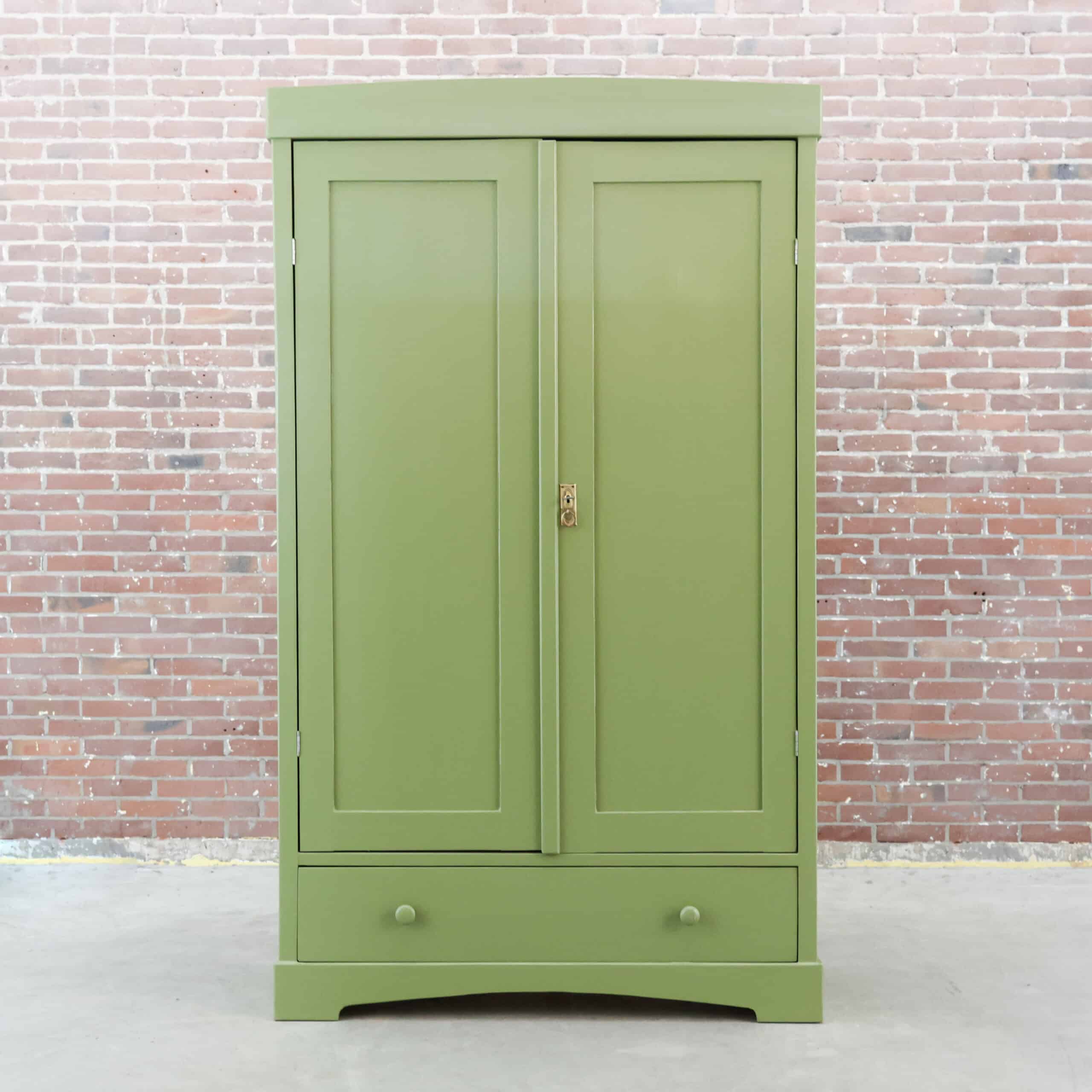 Brocante groene linnenkast