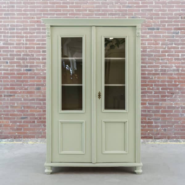 Brocante vitrinekast