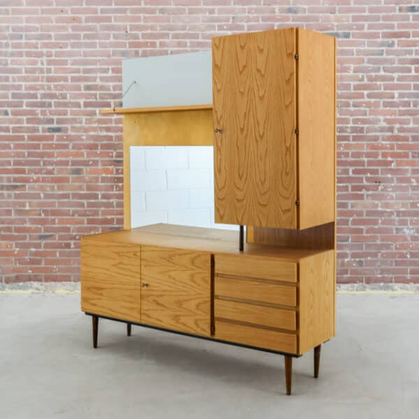 Vintage wandmeubel - UP Závody