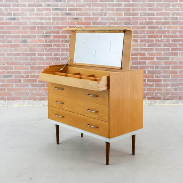 Vintage kaptafel - UP Závody