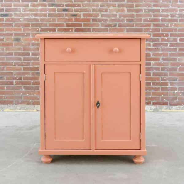 Brocante roze dressoir