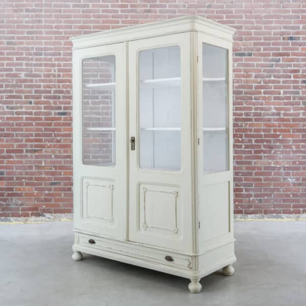 Brocante vitrinekast