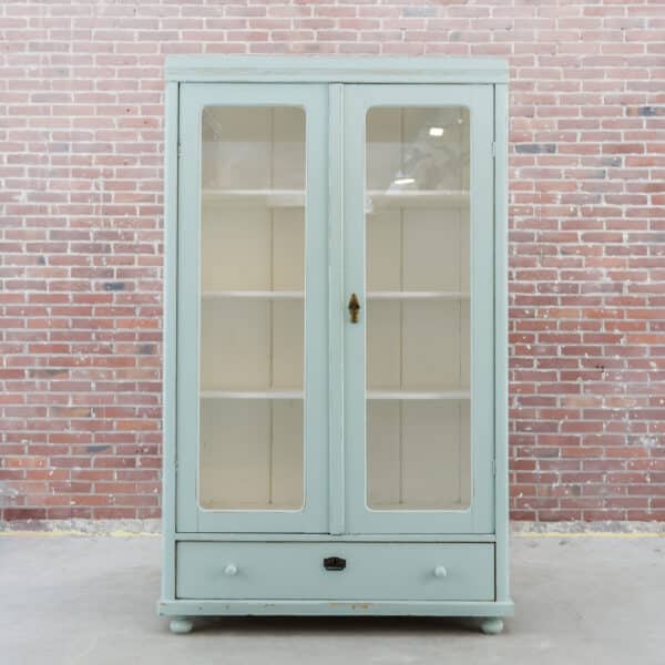 Brocante vitrinekast