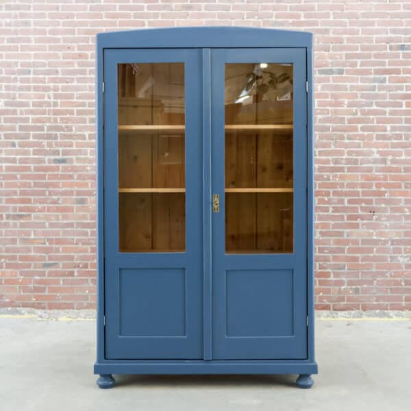 Brocante vitrinekast