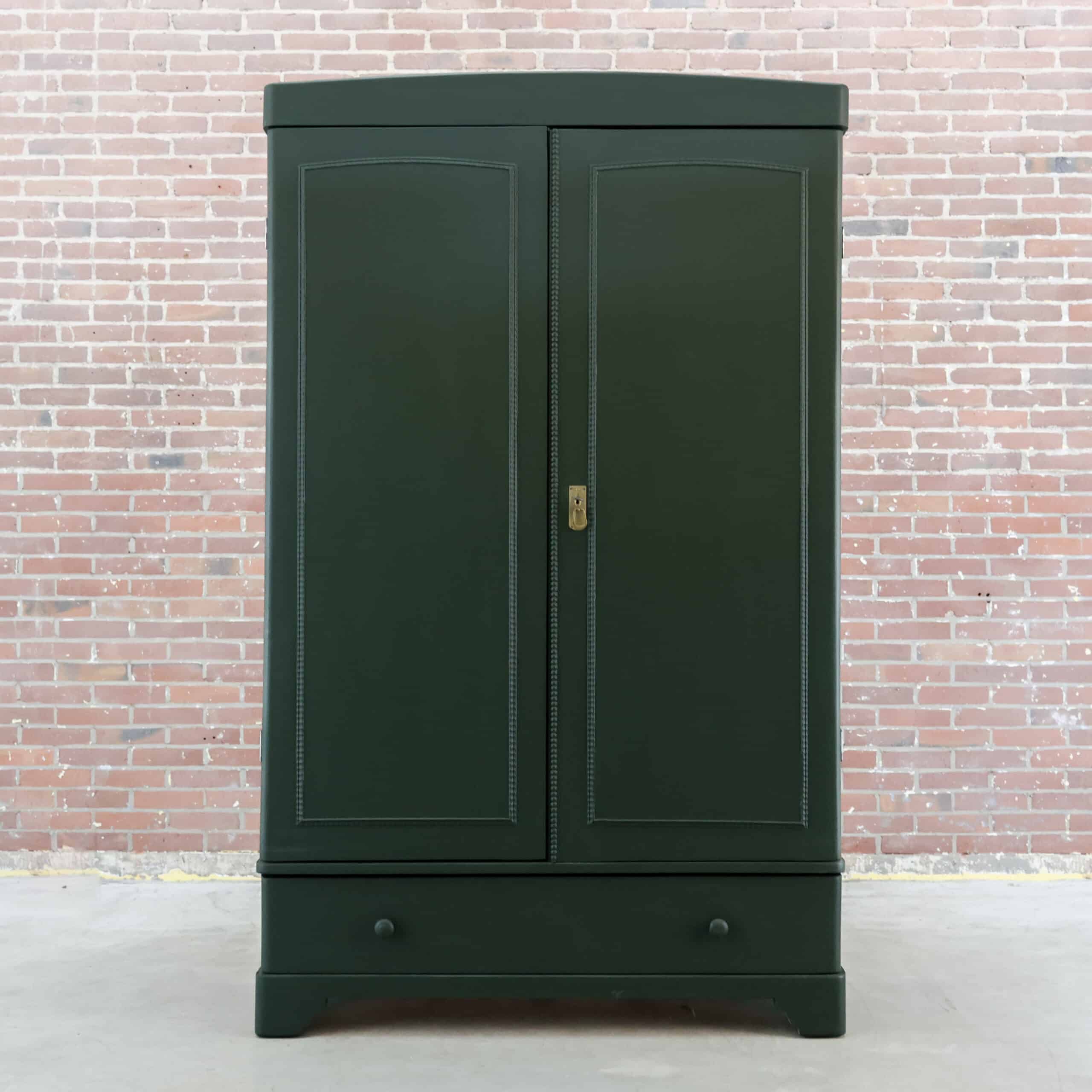 Donker groene linnenkast
