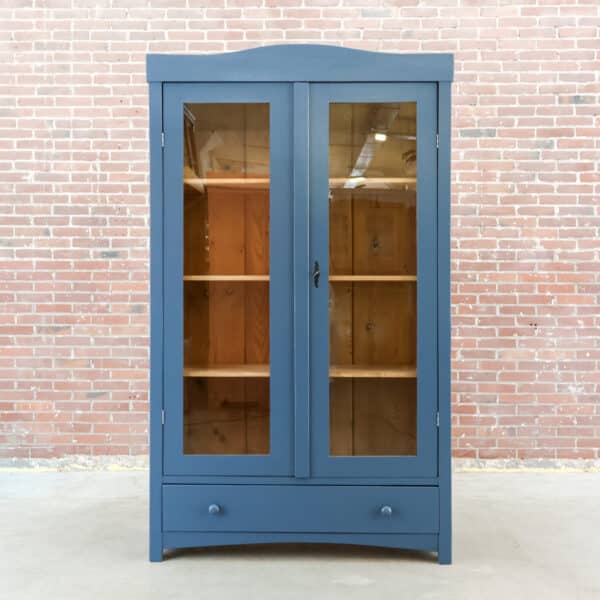 Brocante vitrinekast