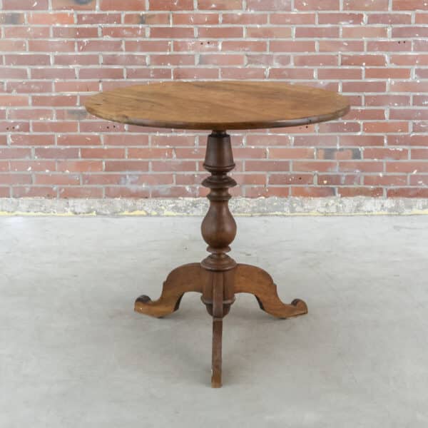 Antieke bijzettafel