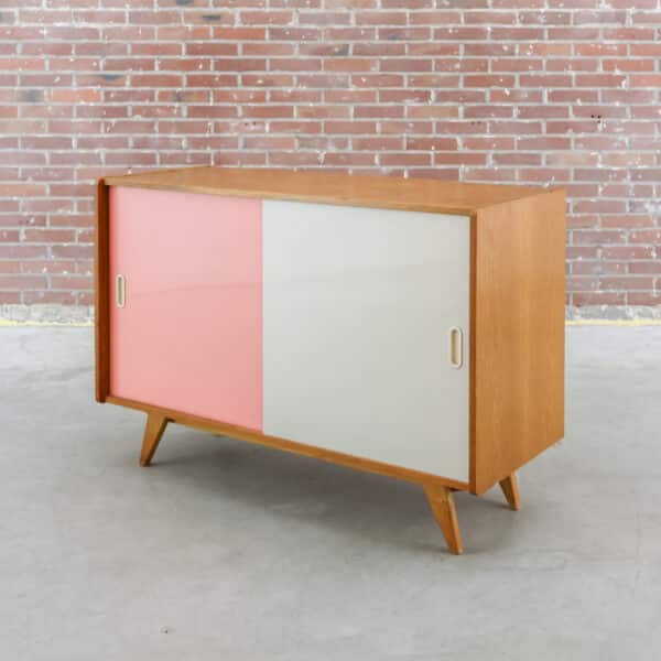 Mid-century dressoir van Jiří Jiroutek