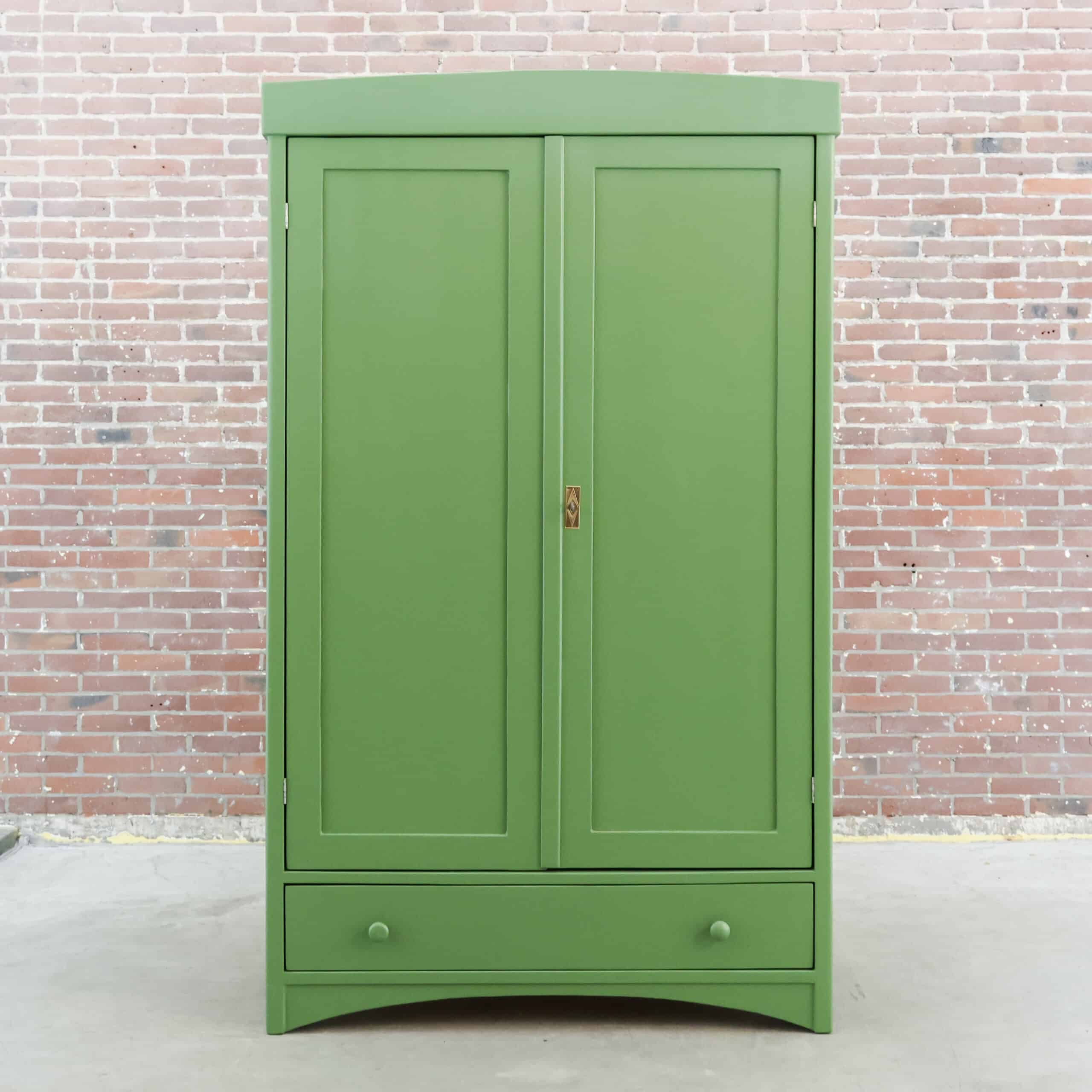 Brocante groene linnenkast