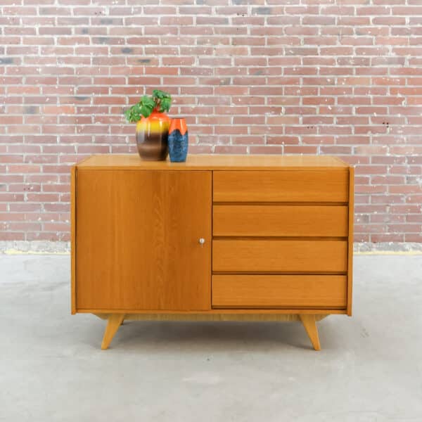 Mid-century dressoir van Jiří Jiroutek