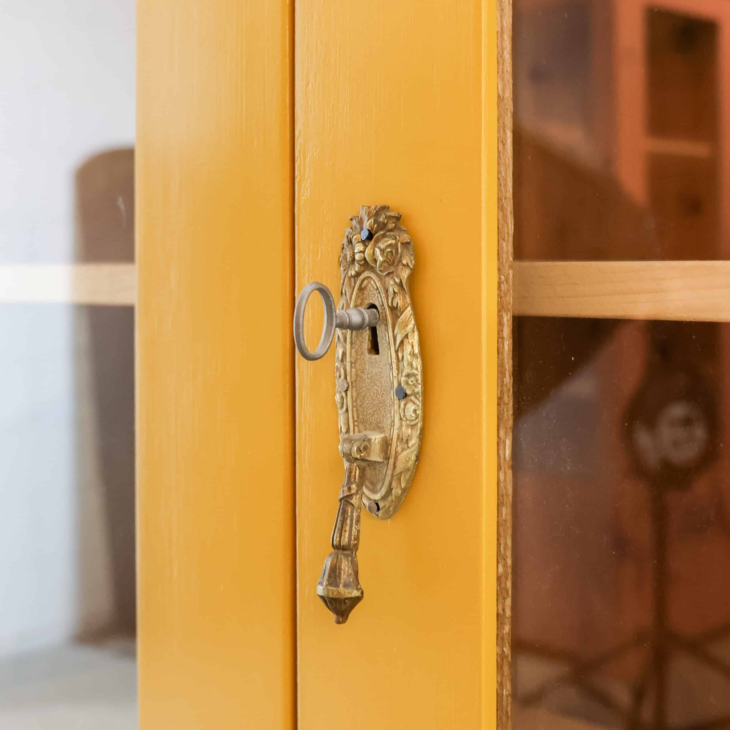 Brocante gele vitrinekast - Afbeelding 5