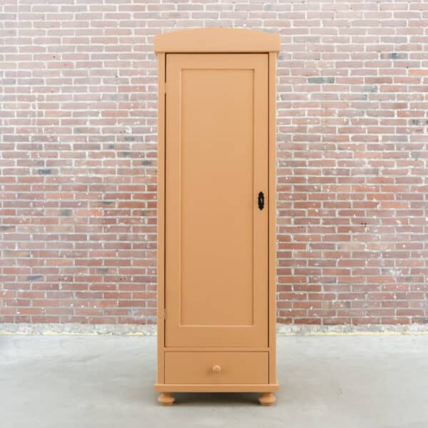 Eendeurs linnenkast