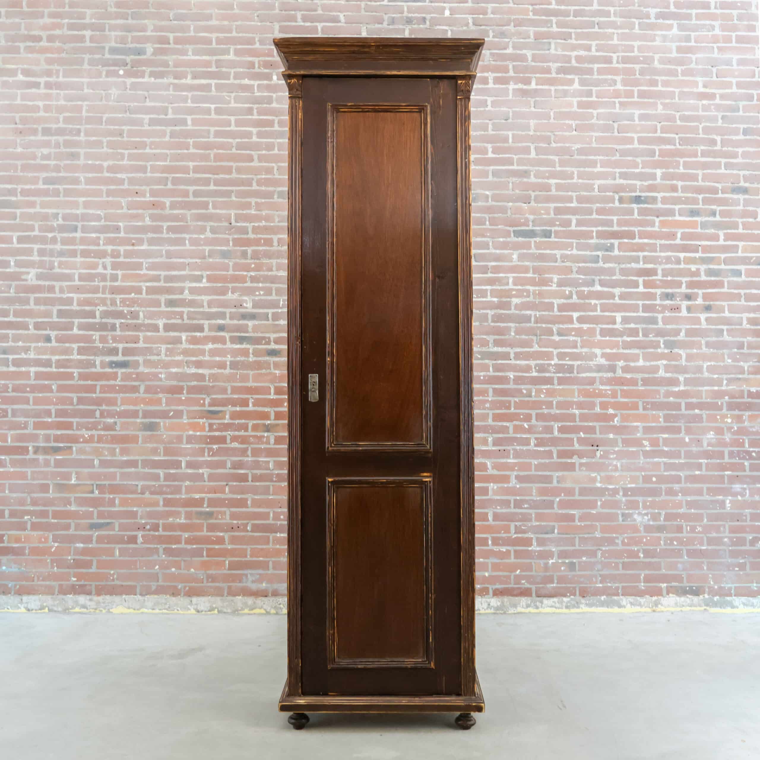 Eendeurs linnenkast