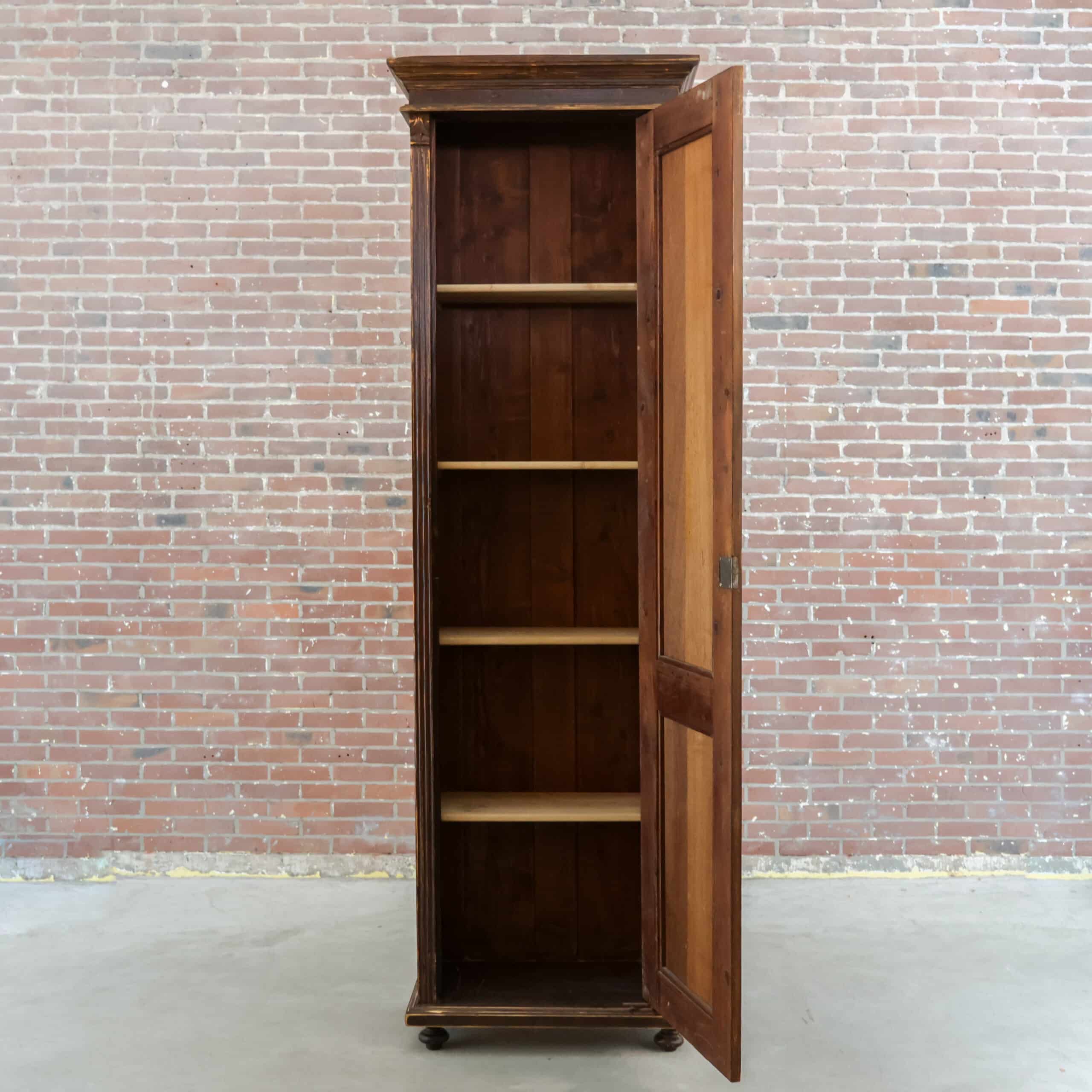 Hoge eendeurs linnenkast - Afbeelding 2