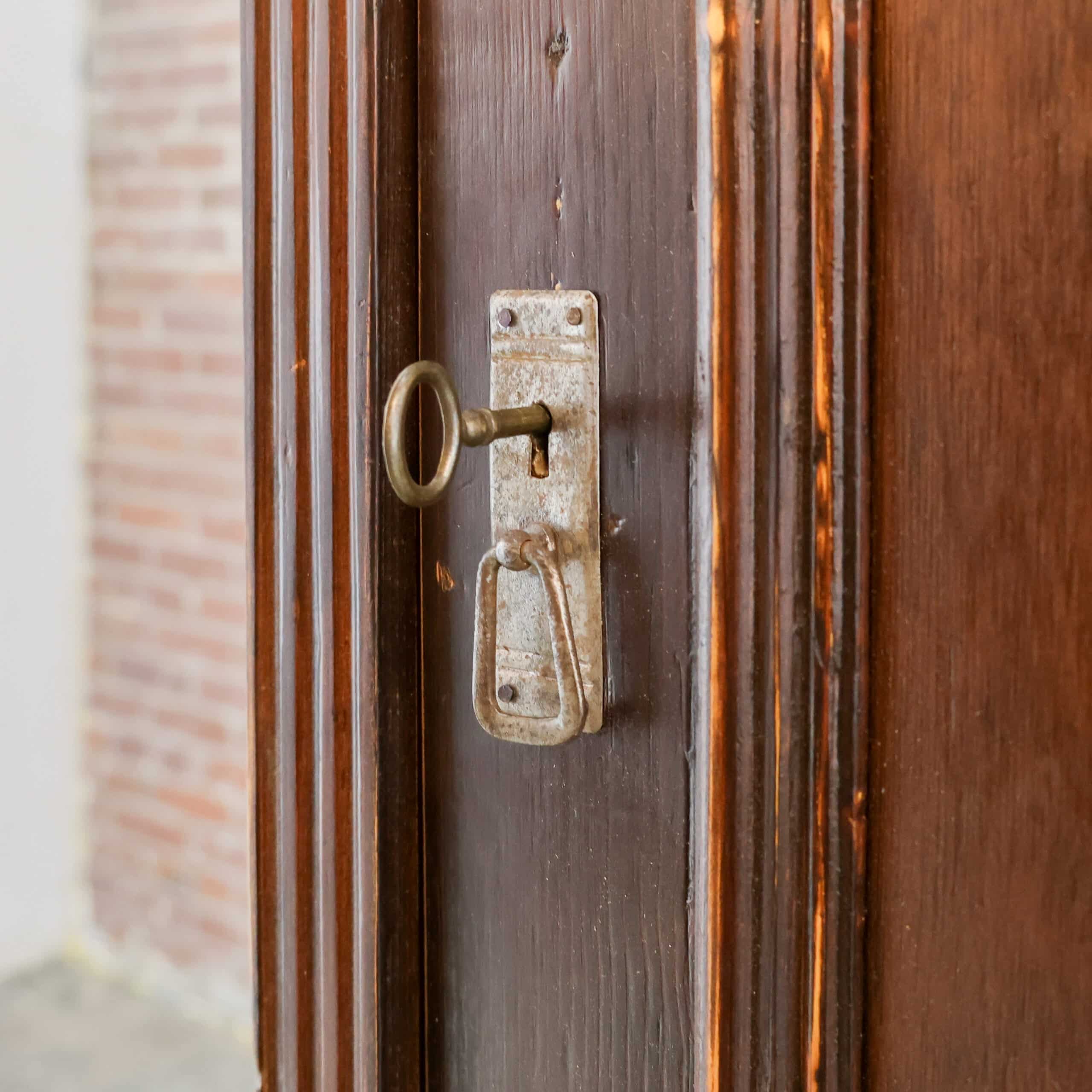 Hoge eendeurs linnenkast - Afbeelding 5