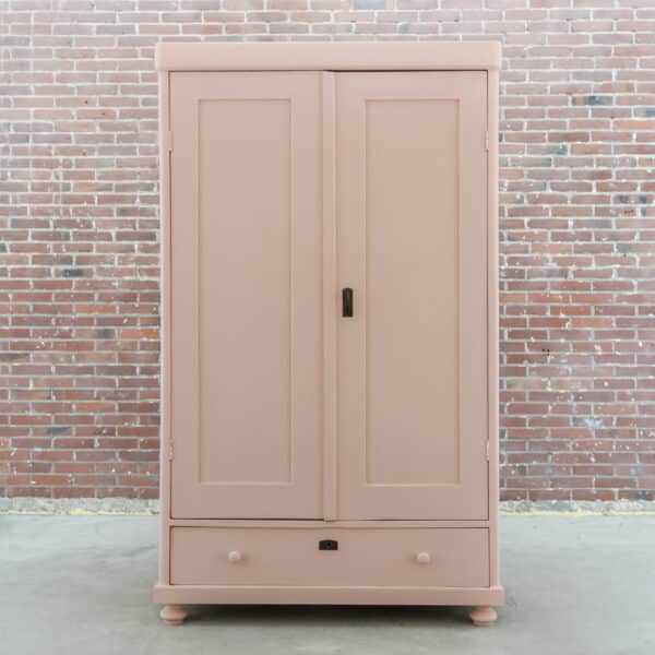 Roze linnenkast