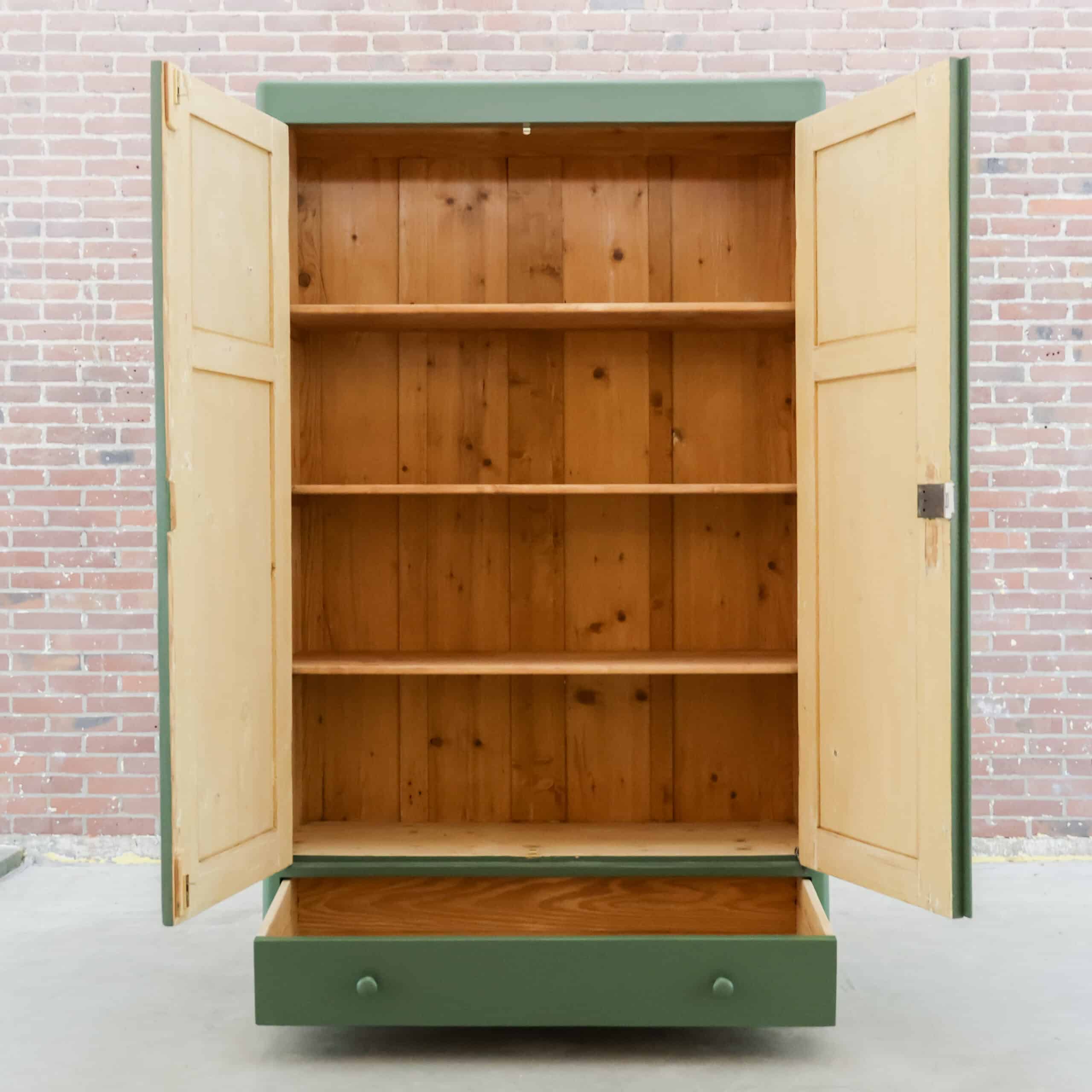 Brocante groene linnenkast - Afbeelding 2