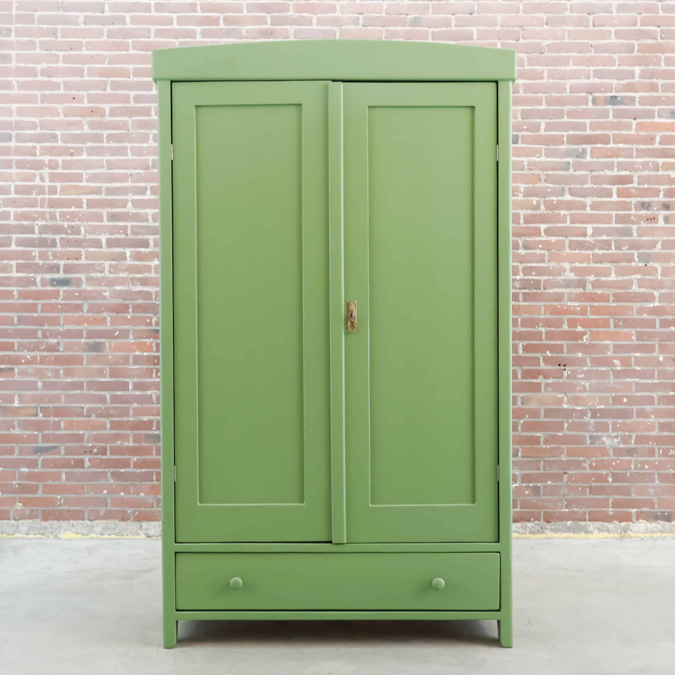Brocante groene linnenkast