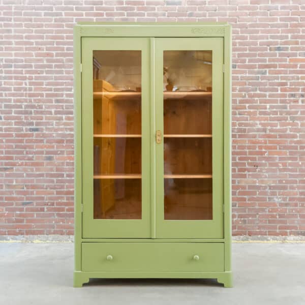 Brocante vitrinekast