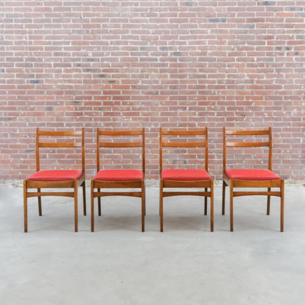 Mid-century stoelen (prijs per stuk)