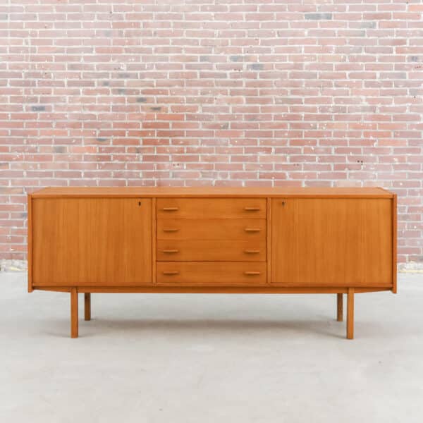 Vintage dressoir - Interiér Praha