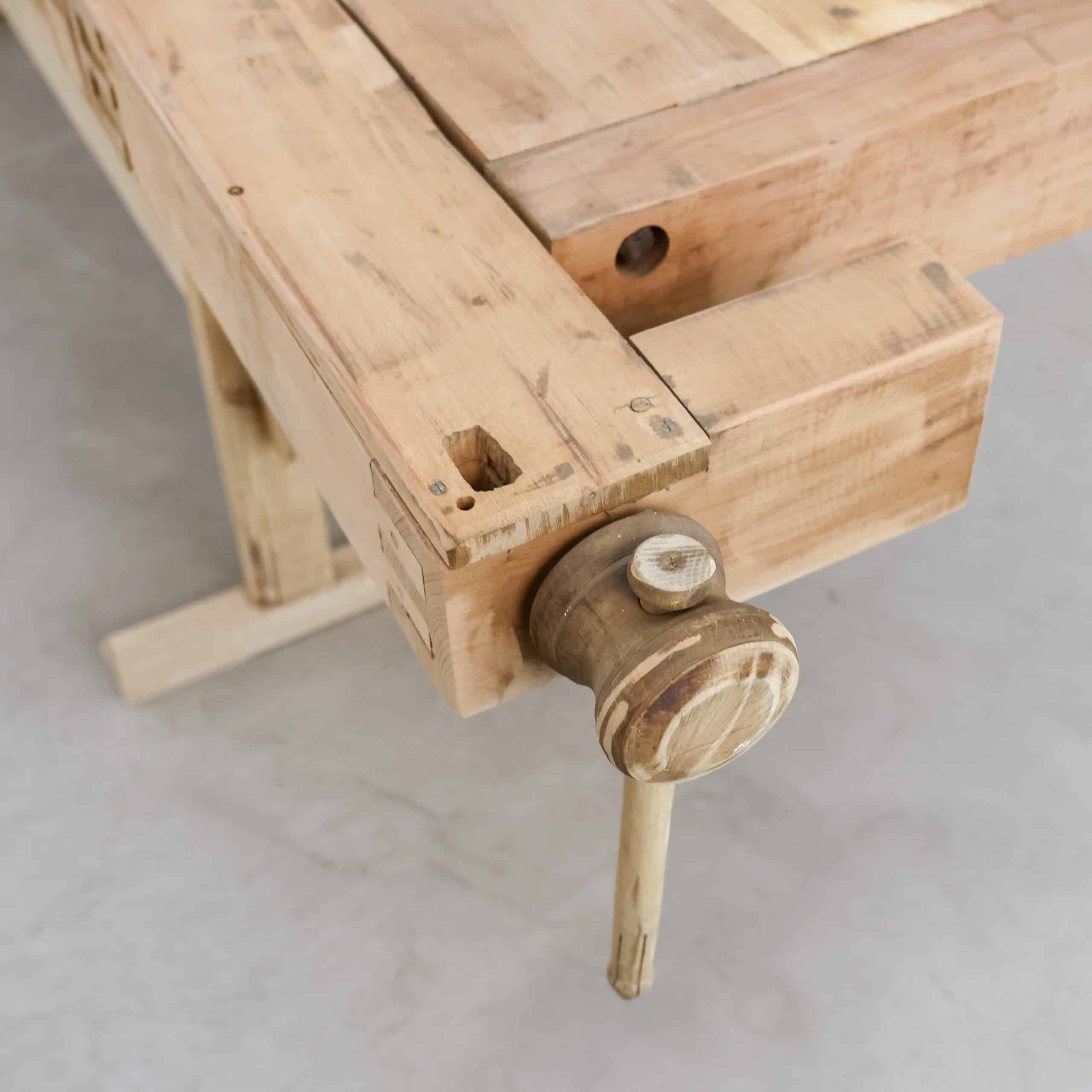 Vintage werkbank met bankschroef - Afbeelding 7
