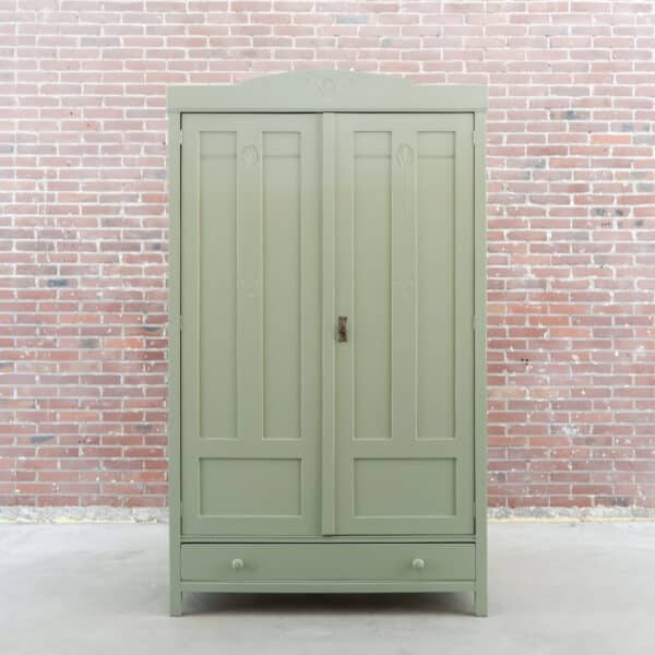 Brocante crème groene linnenkast