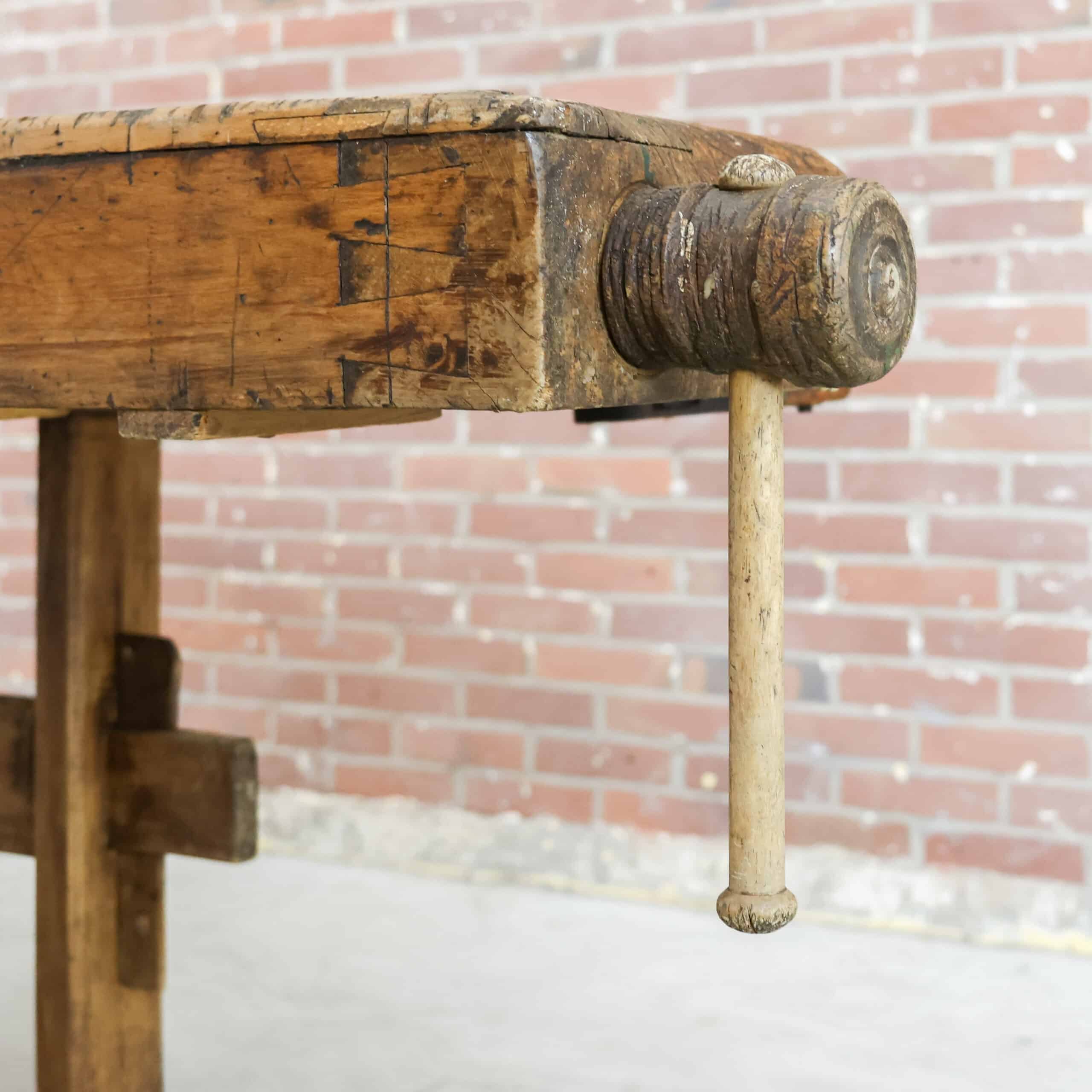 Vintage werkbank met bankschroef - Afbeelding 9