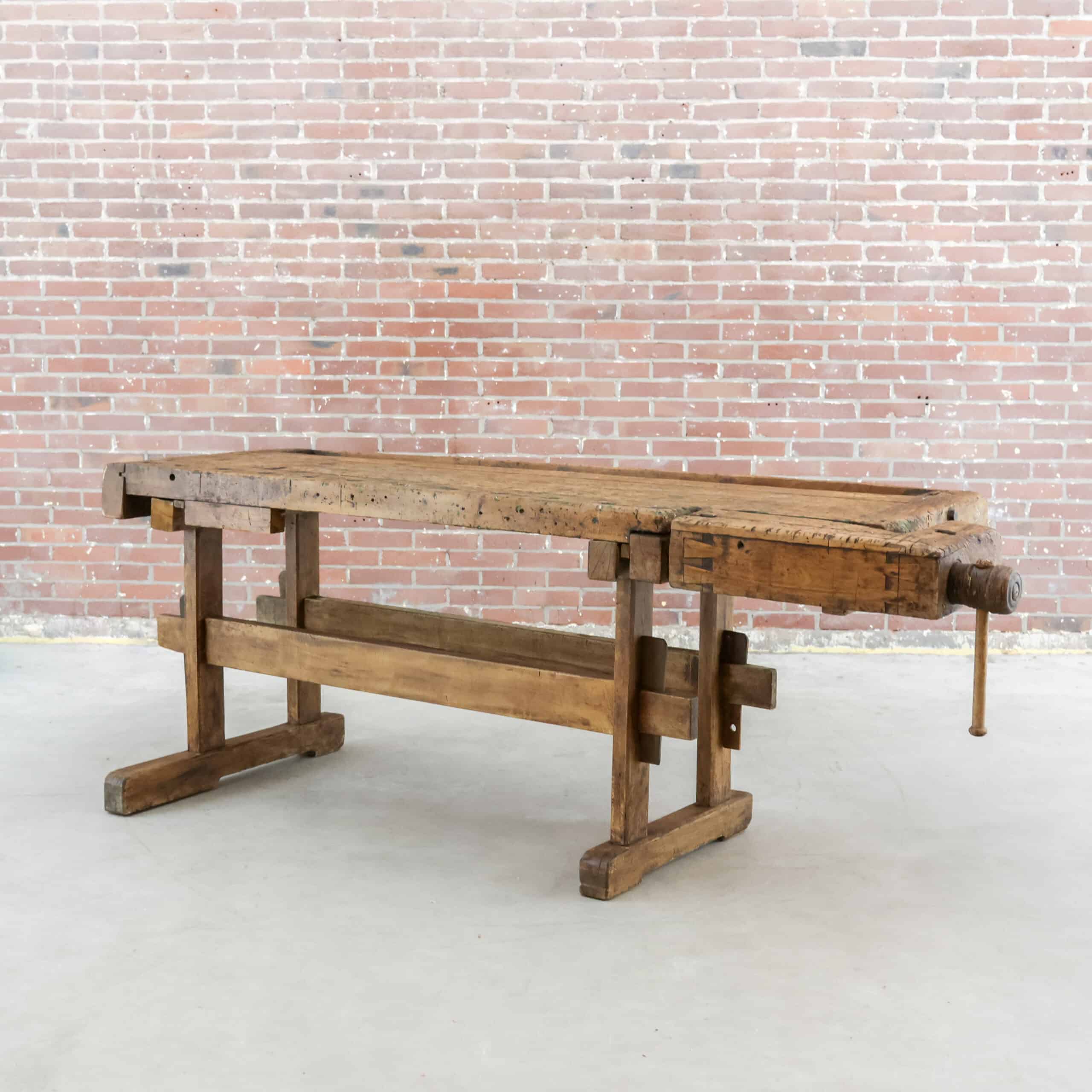 Vintage werkbank met bankschroef - Afbeelding 2