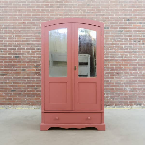 Brocante roze spiegelkast