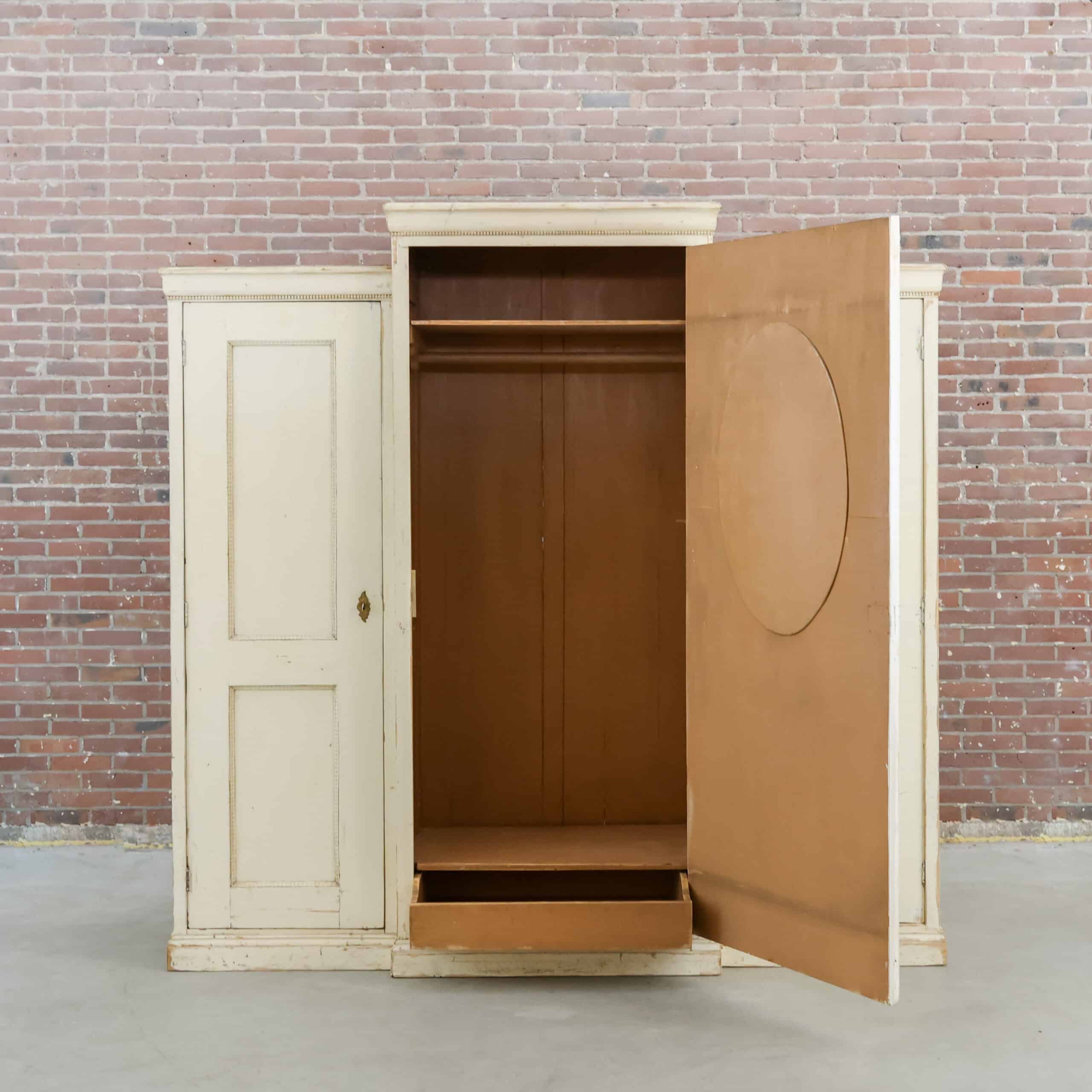 Brocante driedeurs linnenkast - Afbeelding 3