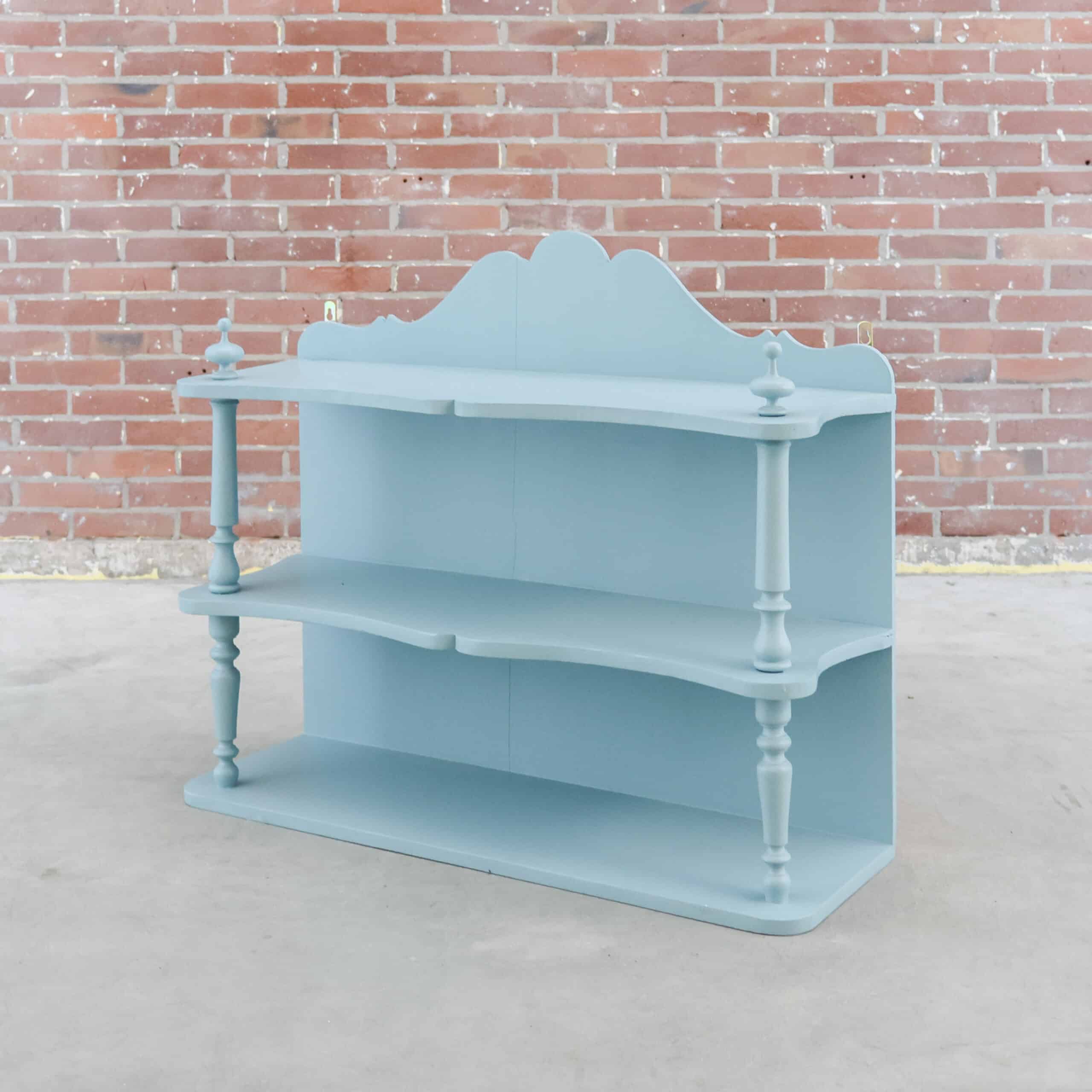 Brocante blauwe hangkast