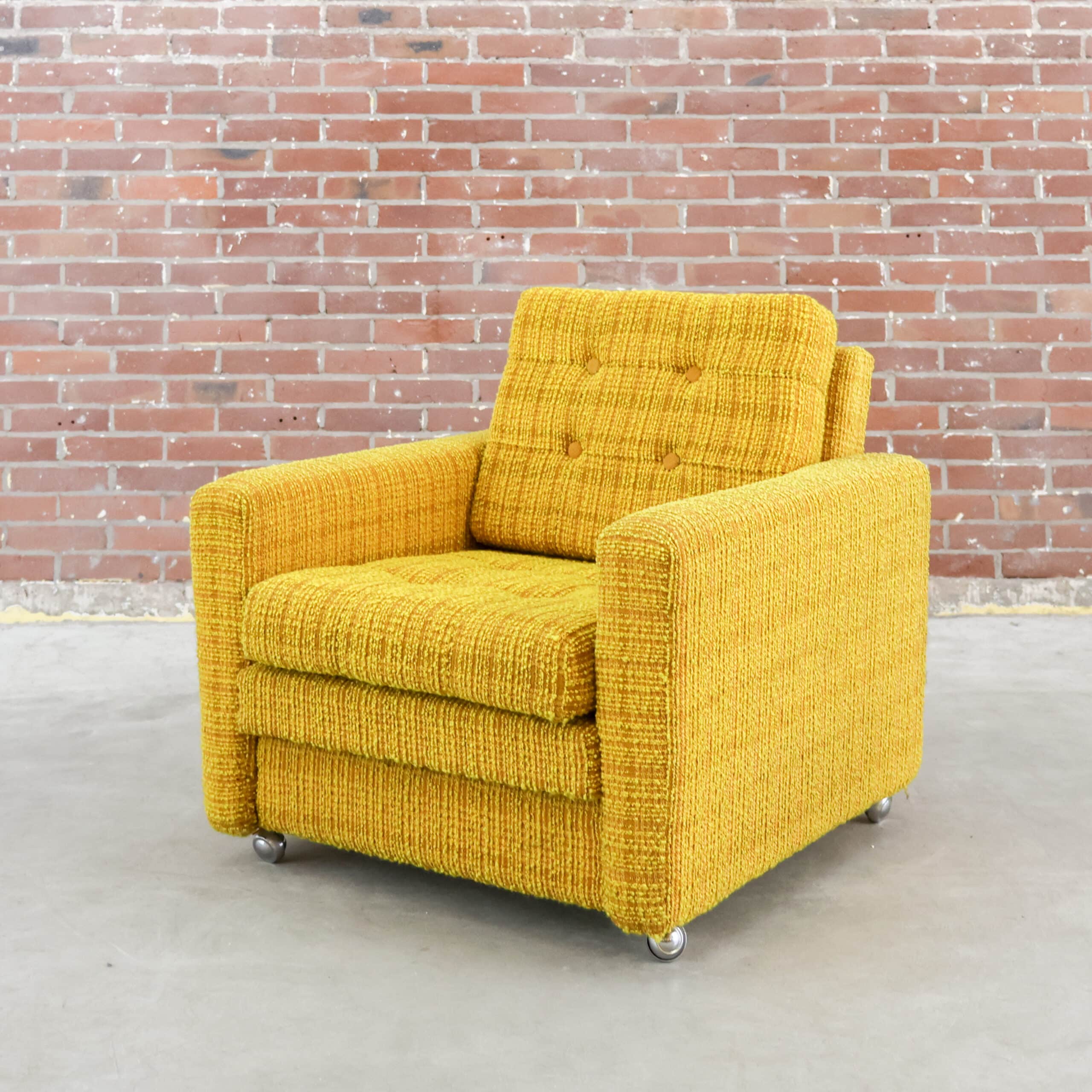 Mid century okergele fauteuil (prijs is per stuk) - Afbeelding 2