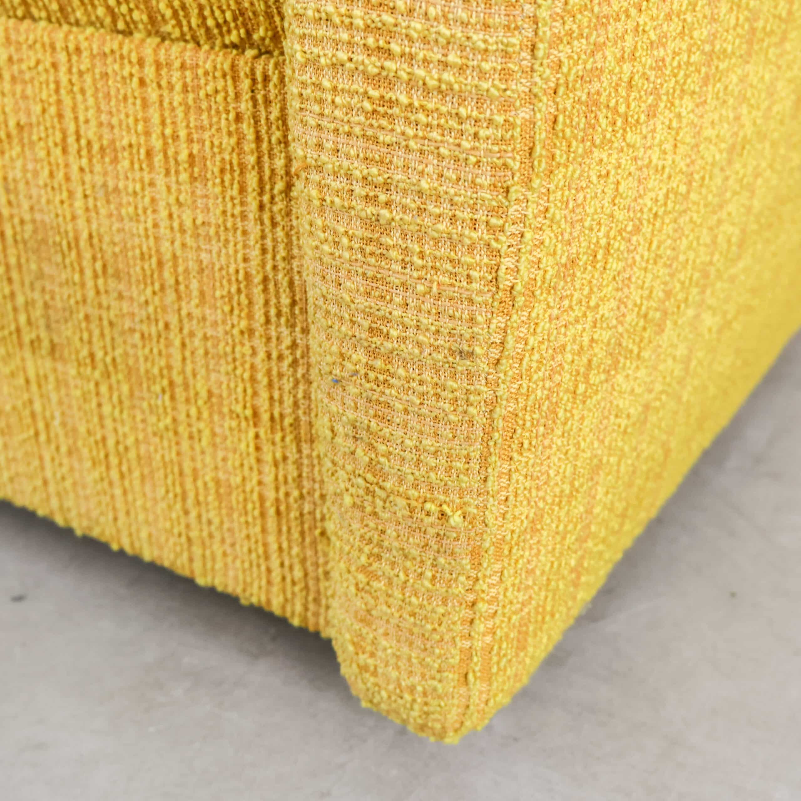 Mid century okergele fauteuil (prijs is per stuk) - Afbeelding 11