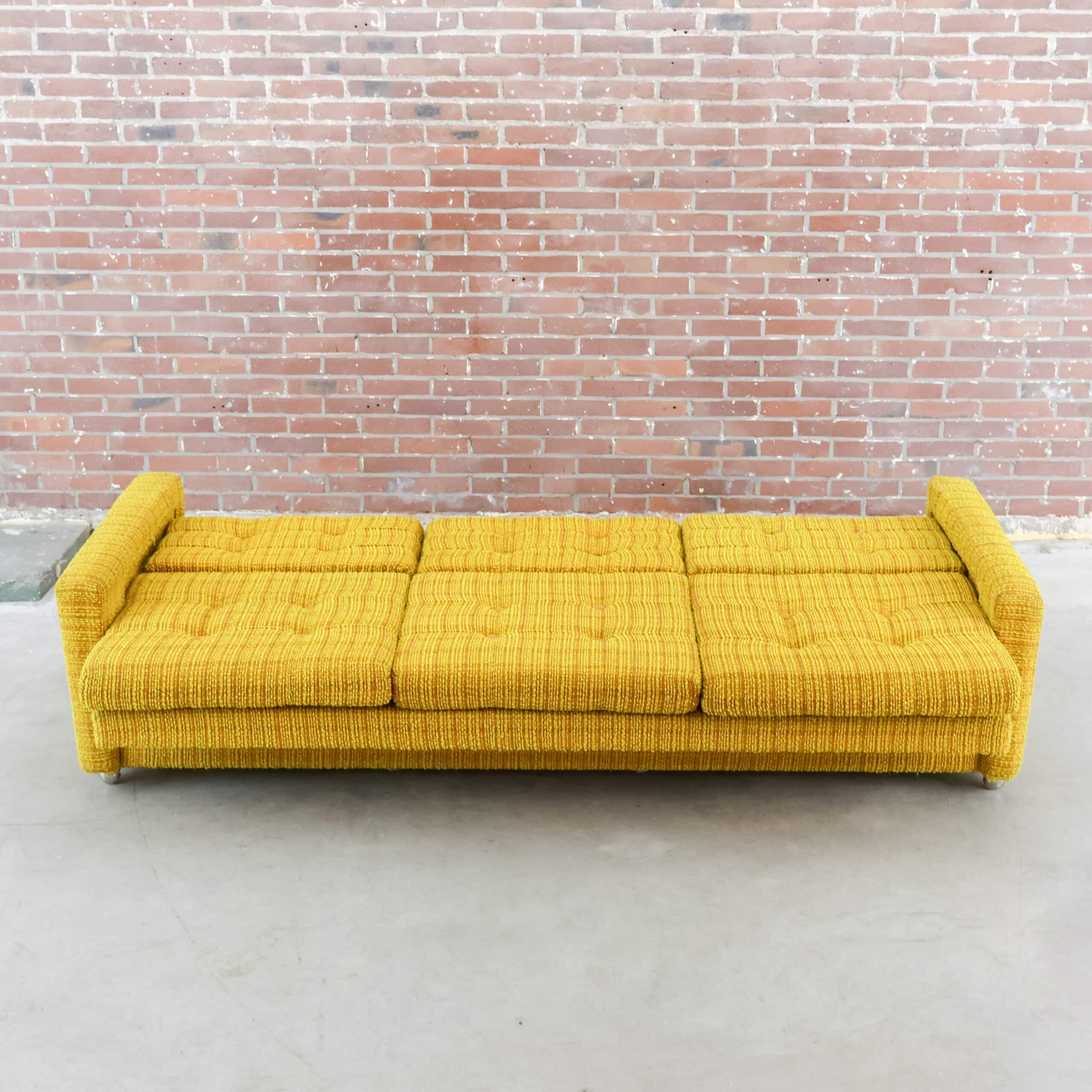 Mid century okergele bank / slaapbank - Afbeelding 3