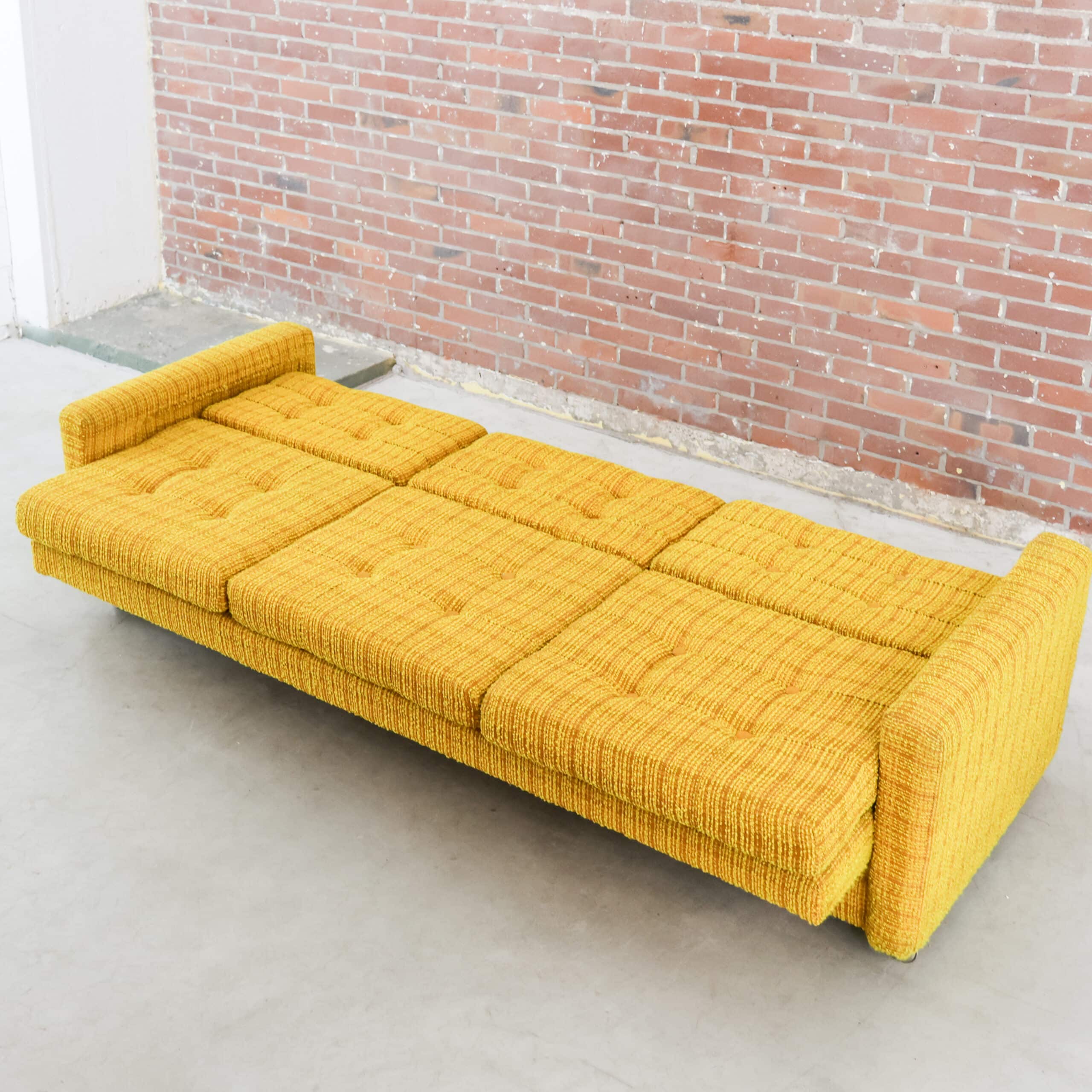 Mid century okergele bank / slaapbank - Afbeelding 4