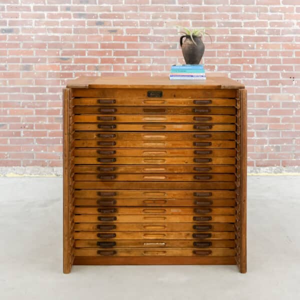 Industriële letterkast