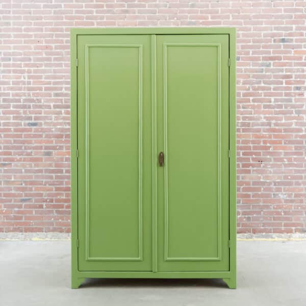 Brocante groene linnenkast