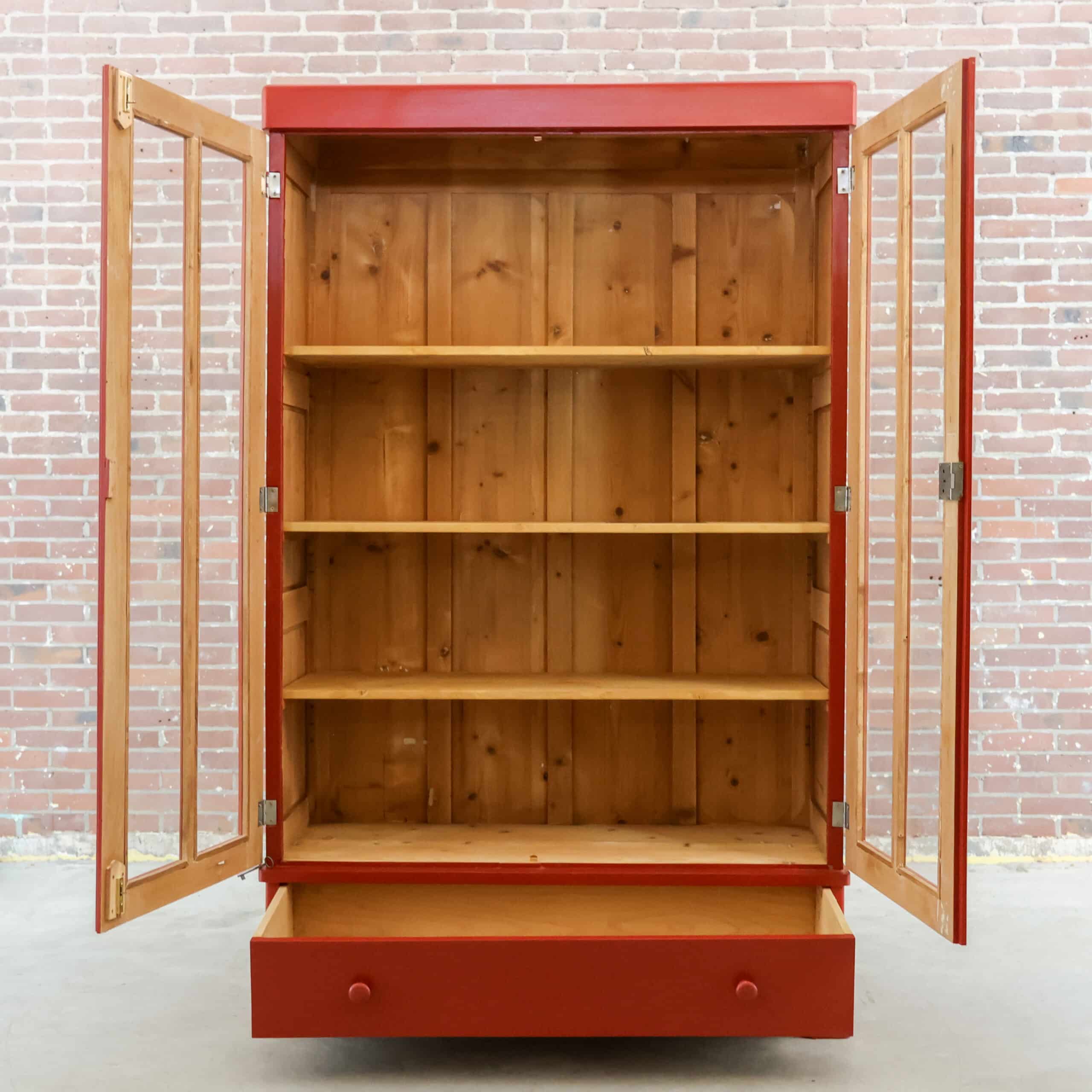 Brocante rode vitrinekast - Afbeelding 2