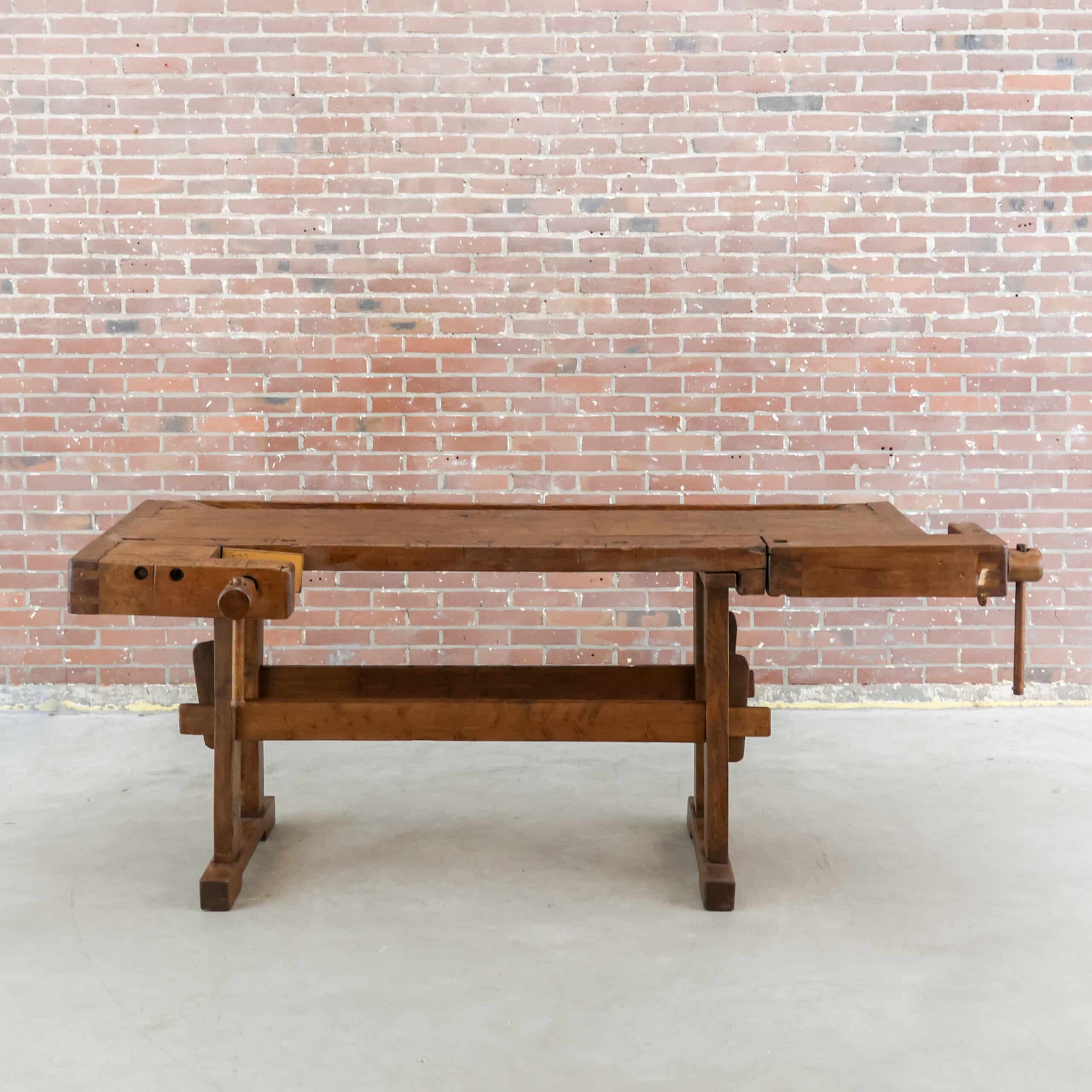 Vintage werkbank met bankschroef - Afbeelding 2