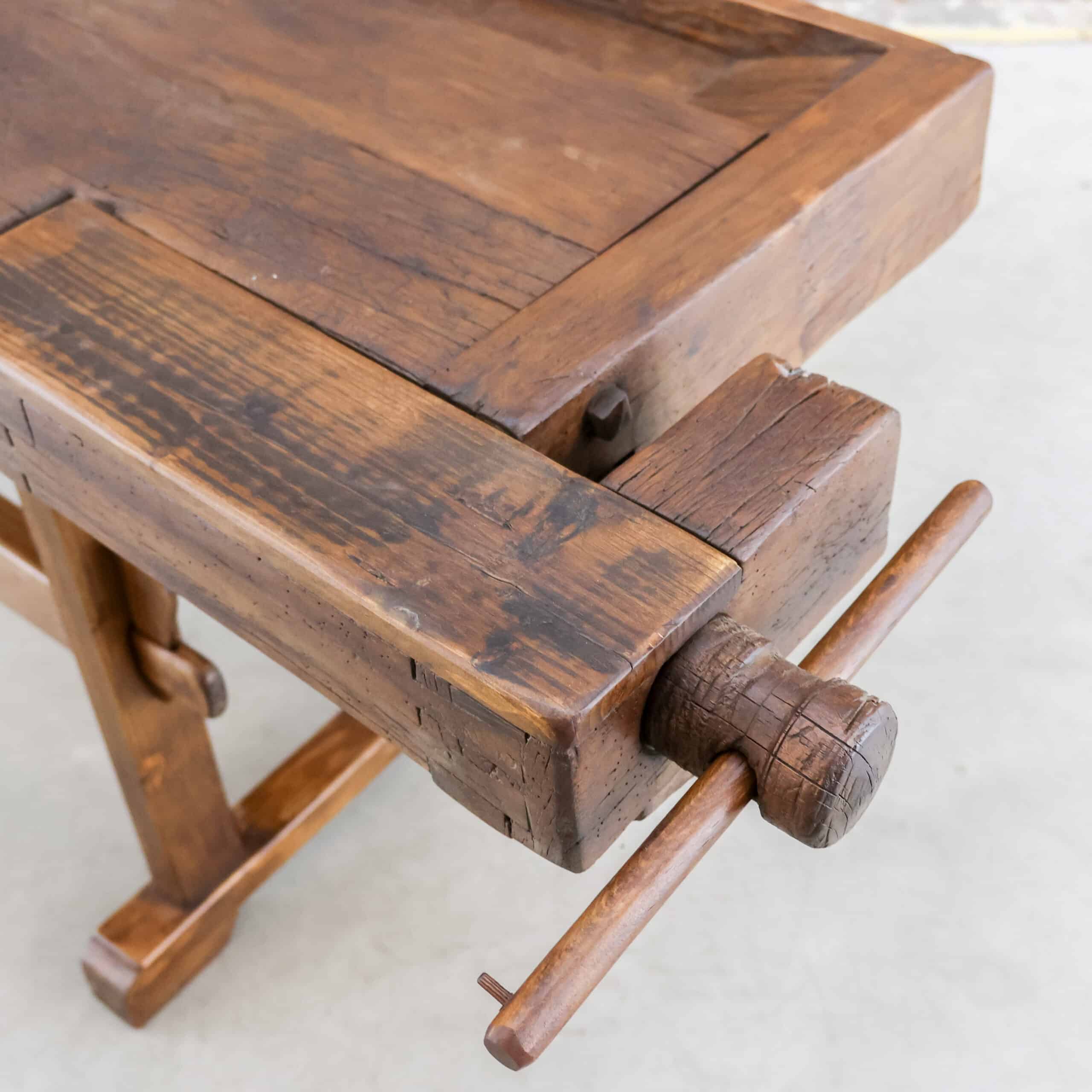 Vintage werkbank met bankschroef - Afbeelding 4